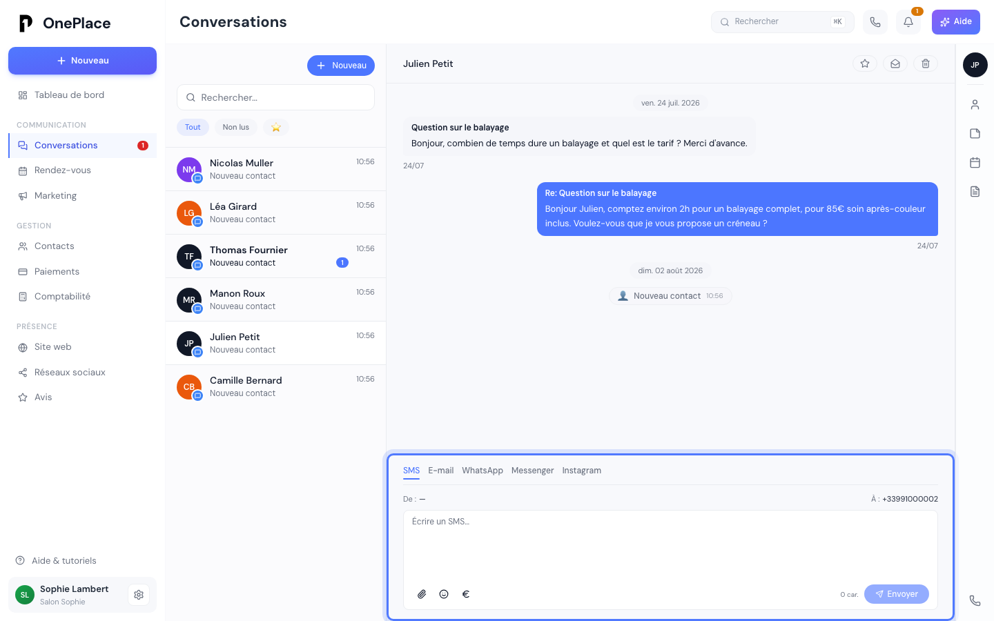 Un fil de conversation par e-mail, avec le sujet du message entrant et le corps de la réponse envoyée, mis en forme.